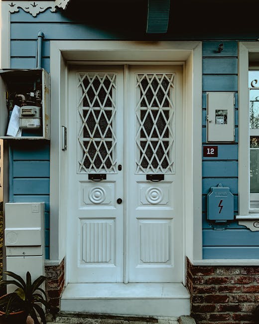 2 : img_0 - Professional finance professional analyzing digital growth charts